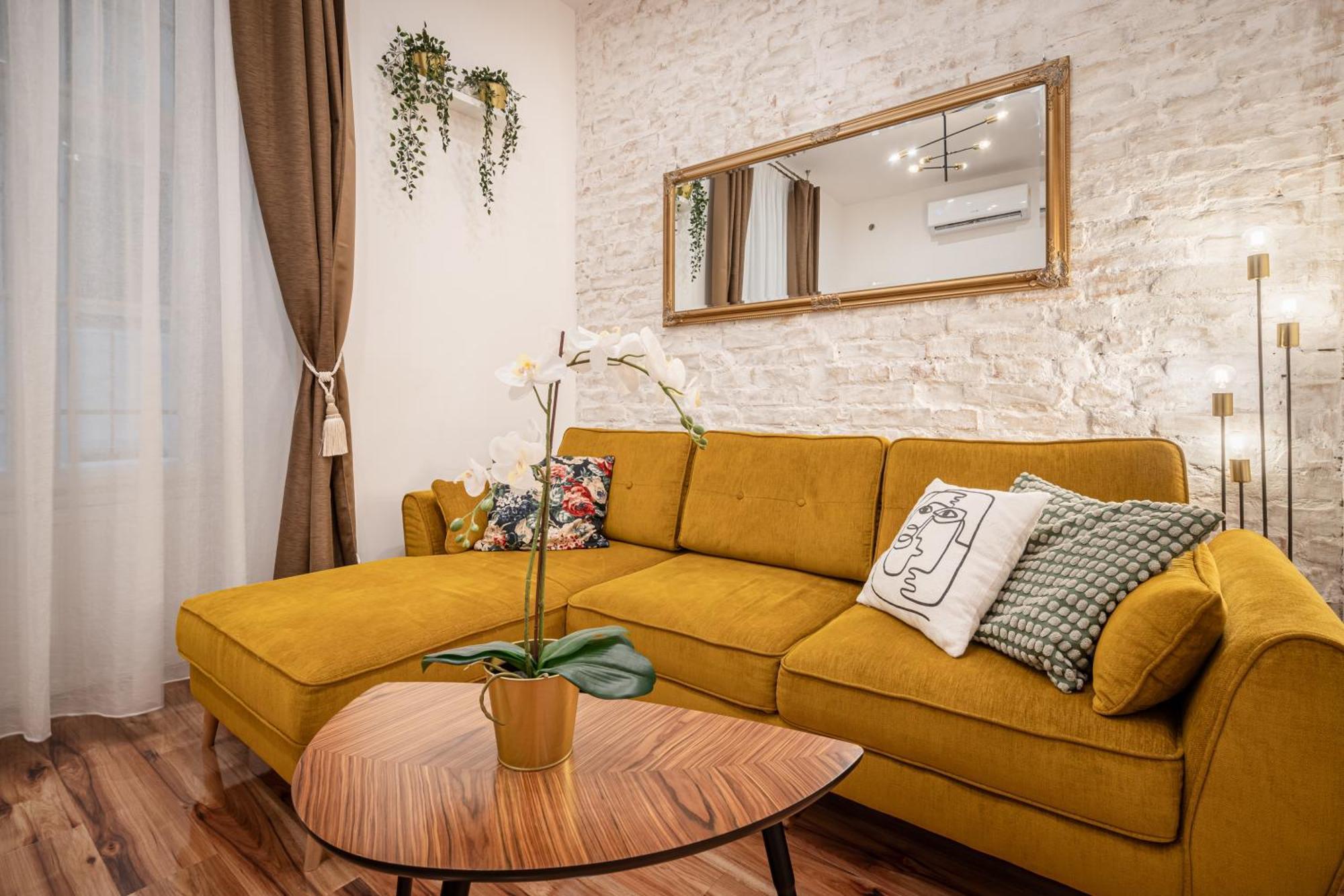 Architecture Fan'S Apartment Near Opera House Будапеща Екстериор снимка